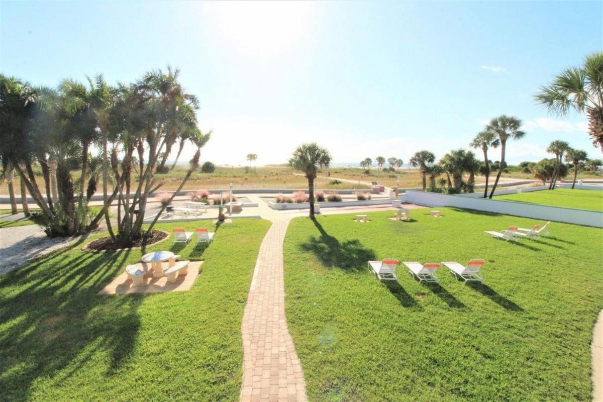Tropic Terrace #41 - Beachfront Resort St. Pete Beach Exterior foto